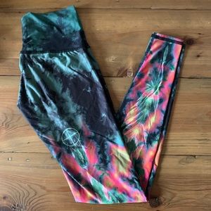 TEEKI EAGLE FEATHER GREEN LEGGINGS